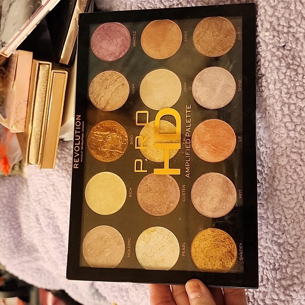 Revolution pro HD AMPLIFIED PALETTE